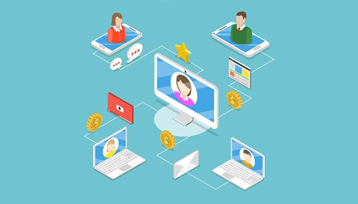 Diagrama isométrico que ilustra la interacción y conexión digital entre personas a través de smartphones, laptops y un monitor central, representando la comunicación y el intercambio online.
