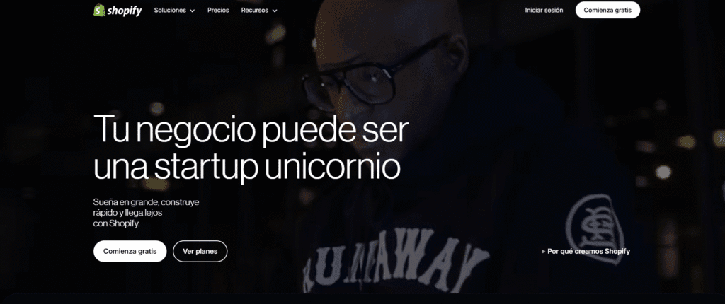 Diseño minimalista de la landing page de Shopify con formulario de un solo campo.